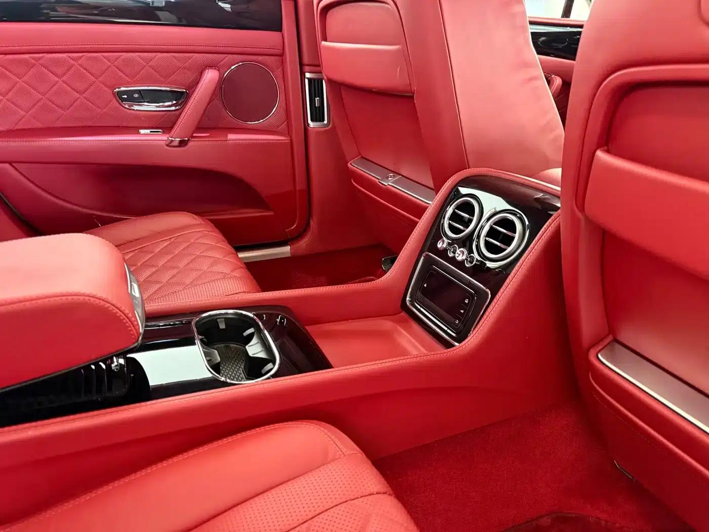 2016 Flying Spur 4.0T V8 Standard Edition — миниатюра 10