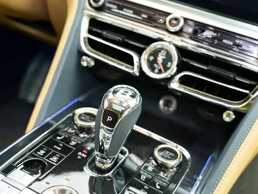 Flying Spur 2020 6.0T W12 Standard Edition — миниатюра 20
