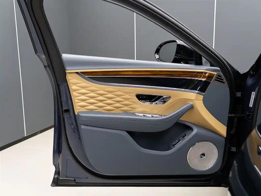 Flying Spur 2020 6.0T W12 Standard Edition — миниатюра 8