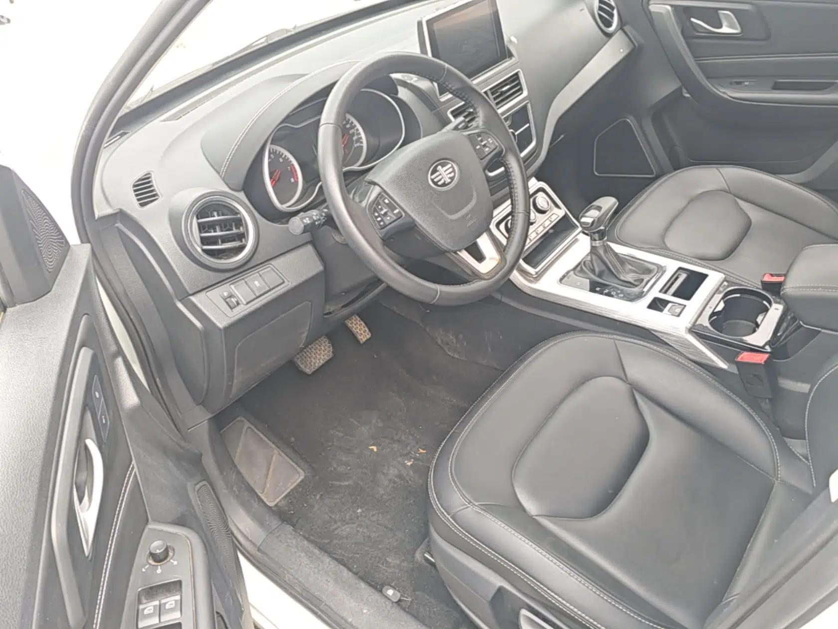 Bestune X40 2019 1.6L Automatic Luxury Version China V Emission Standard — миниатюра 19