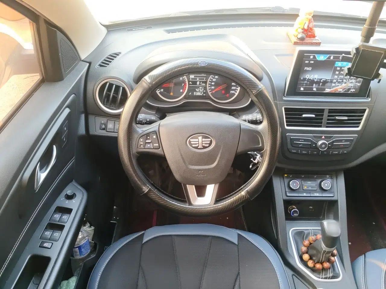 Bestune X40 2017 1.6L Manual Luxury Edition — миниатюра 11