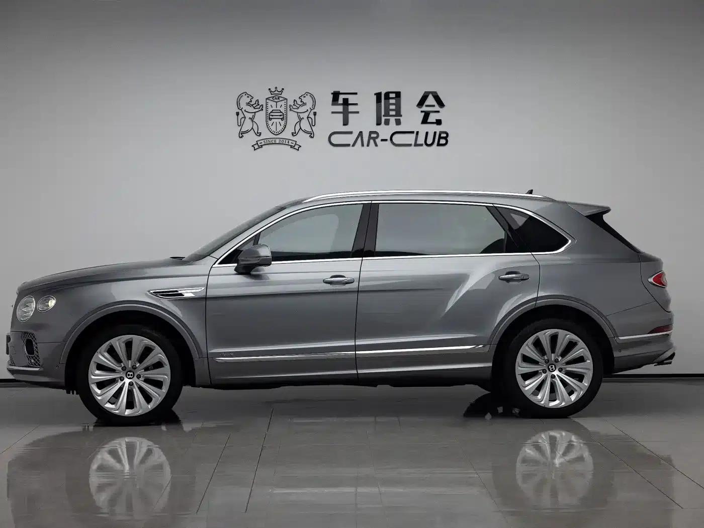 Bentayga 2023 4.0T V8 Long Wheelbase Elegance Edition — миниатюра 3