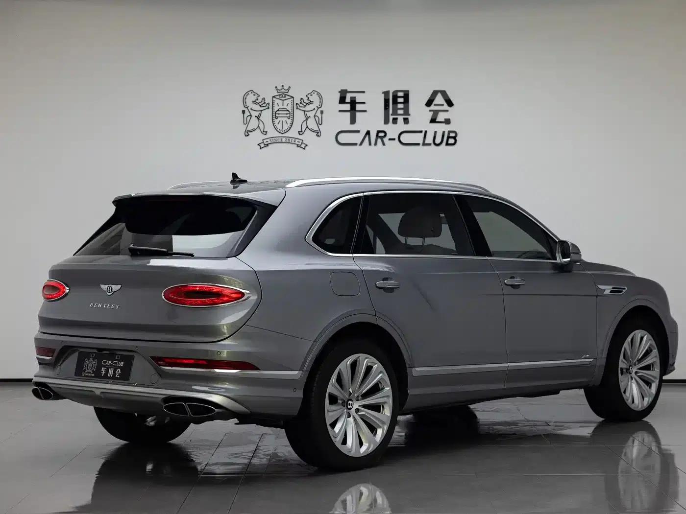 Bentayga 2023 4.0T V8 Long Wheelbase Elegance Edition — миниатюра 6