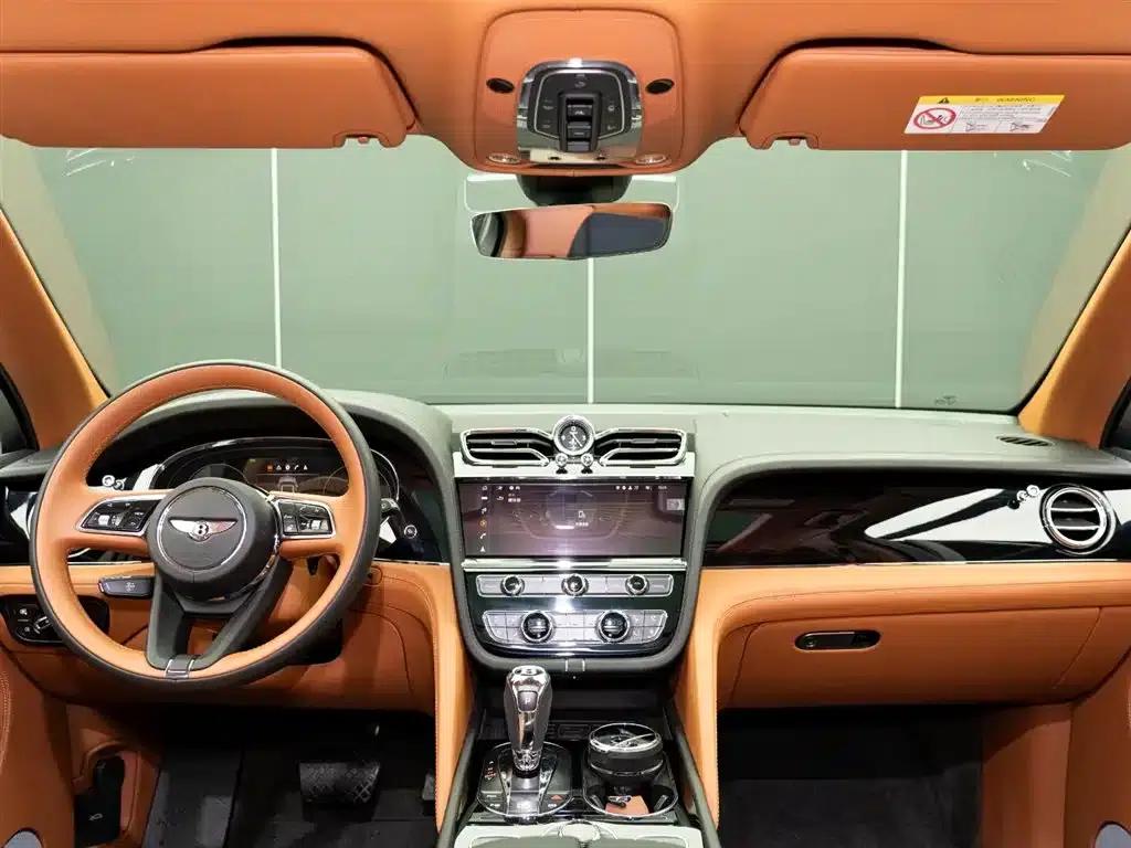 Bentayga 2022 4.0T V8 — миниатюра 14