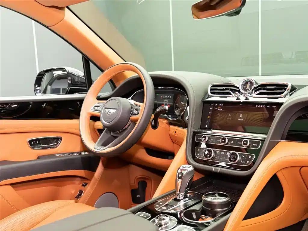 Bentayga 2022 4.0T V8 — миниатюра 16