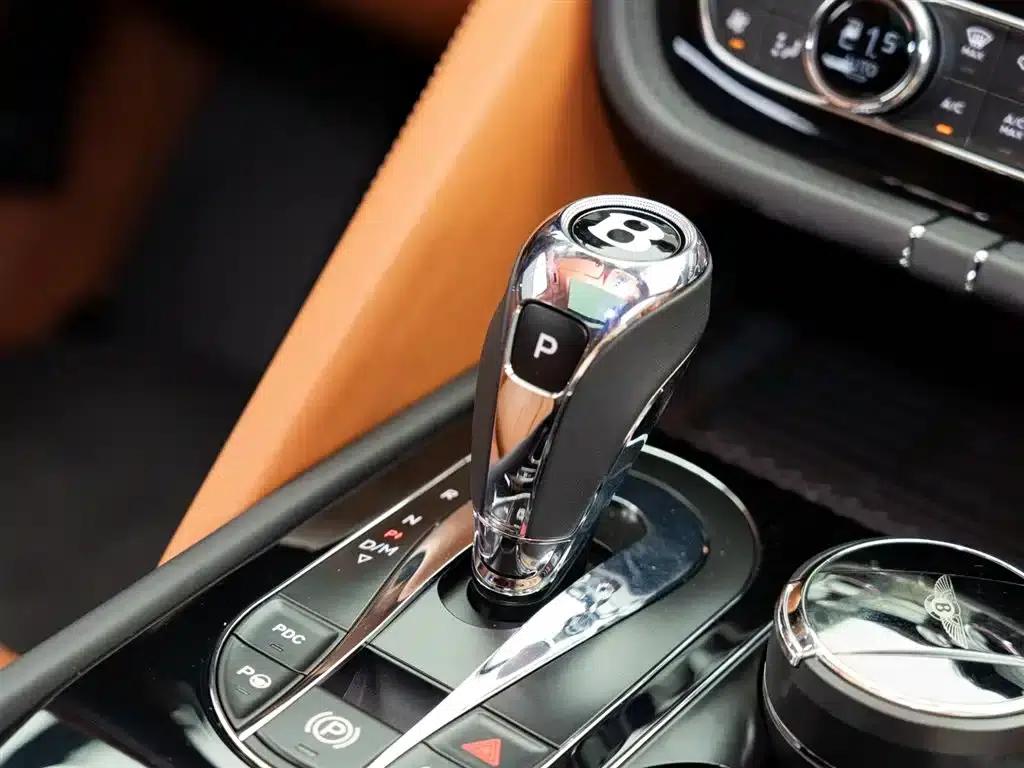 Bentayga 2022 4.0T V8 — миниатюра 18