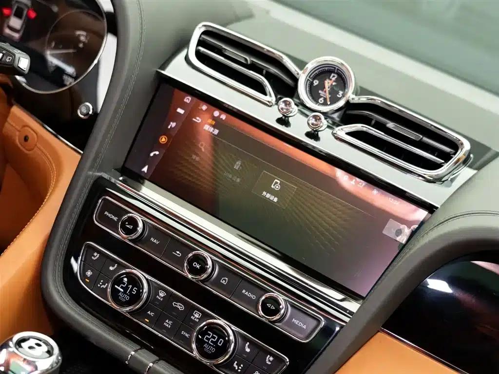 Bentayga 2022 4.0T V8 — миниатюра 19