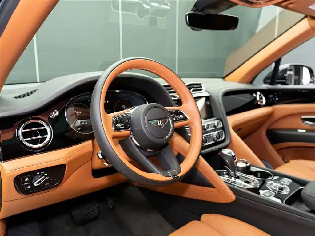 Bentayga 2022 4.0T V8 — миниатюра 10