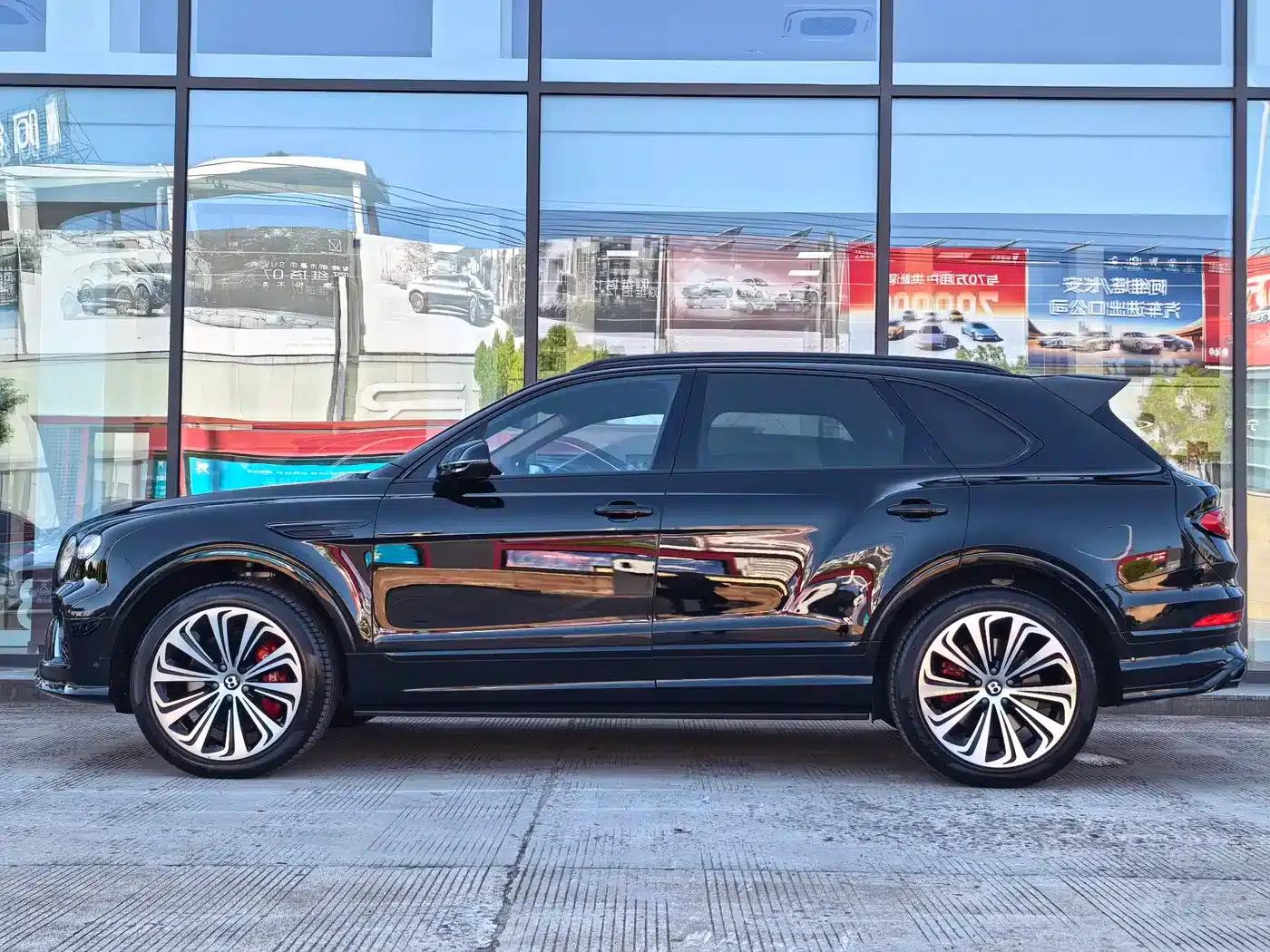 Bentayga 2022 4.0T V8 — миниатюра 2