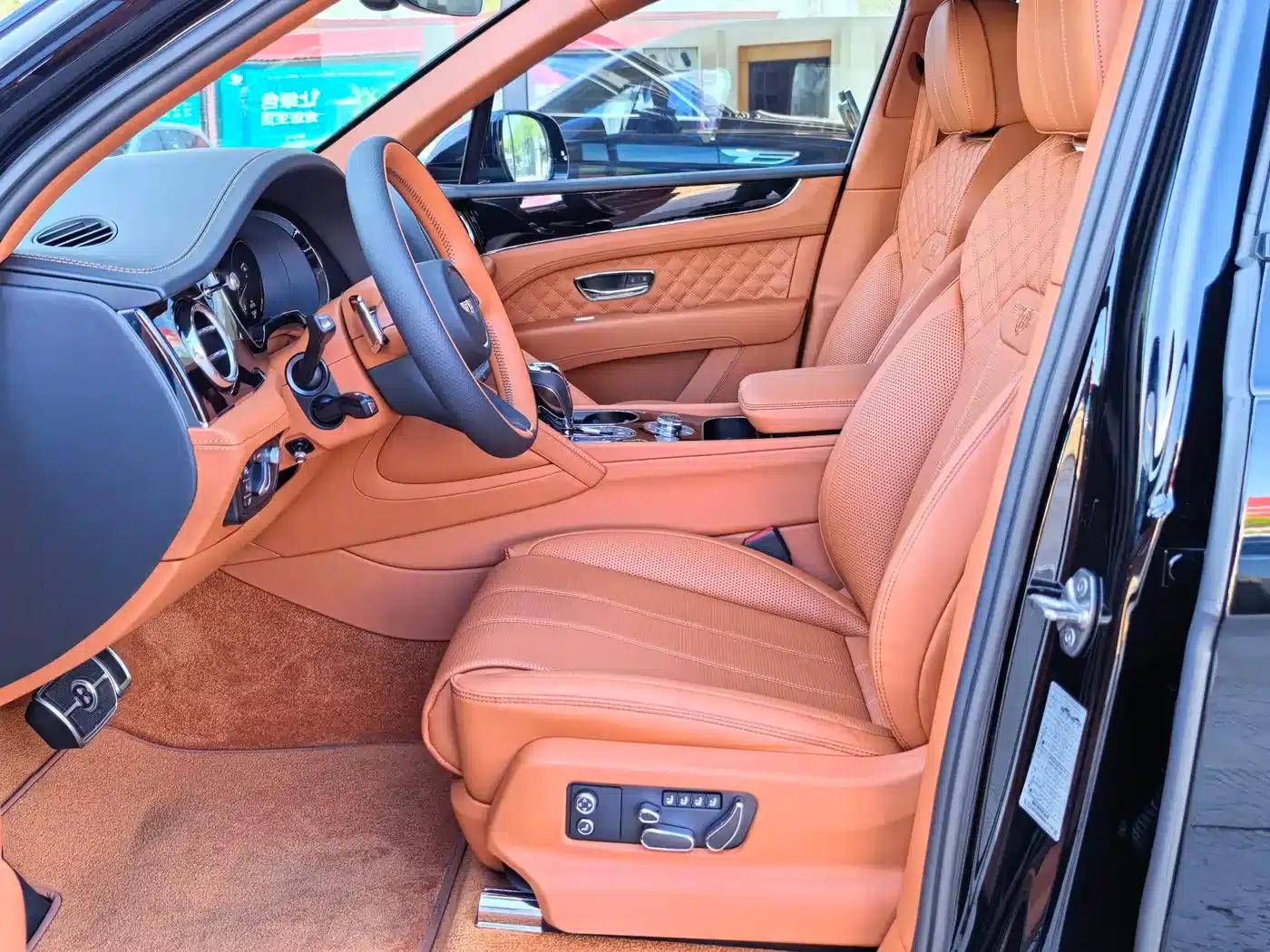 Bentayga 2022 4.0T V8 — миниатюра 12