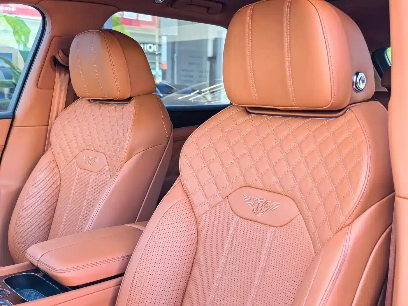 Bentayga 2022 4.0T V8 — миниатюра 17