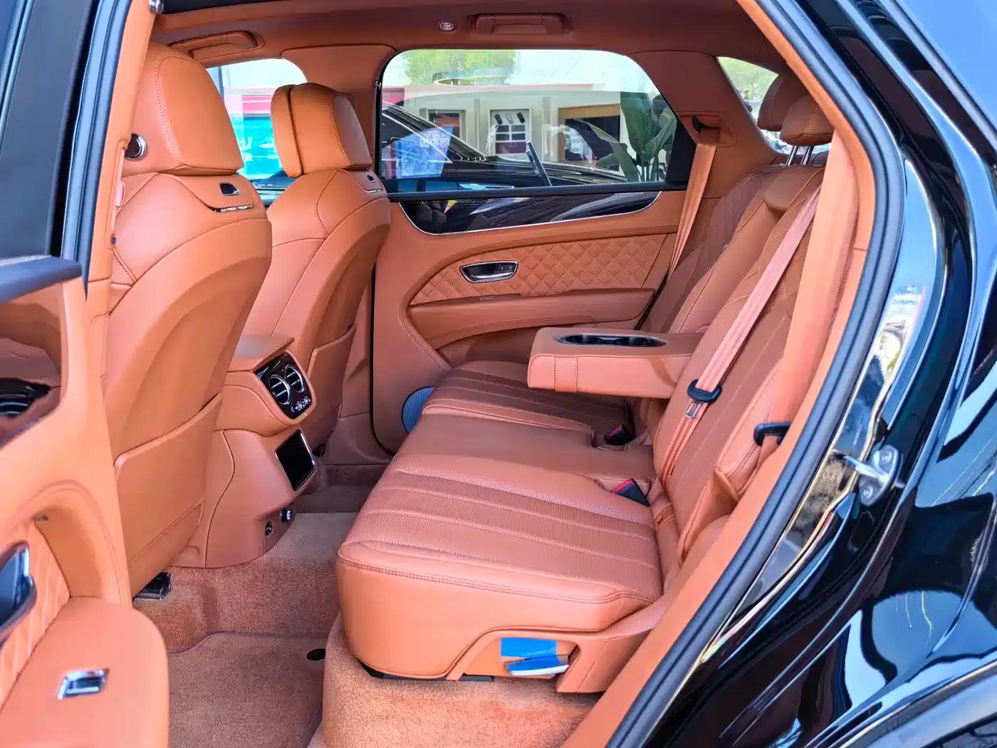 Bentayga 2022 4.0T V8 — миниатюра 18