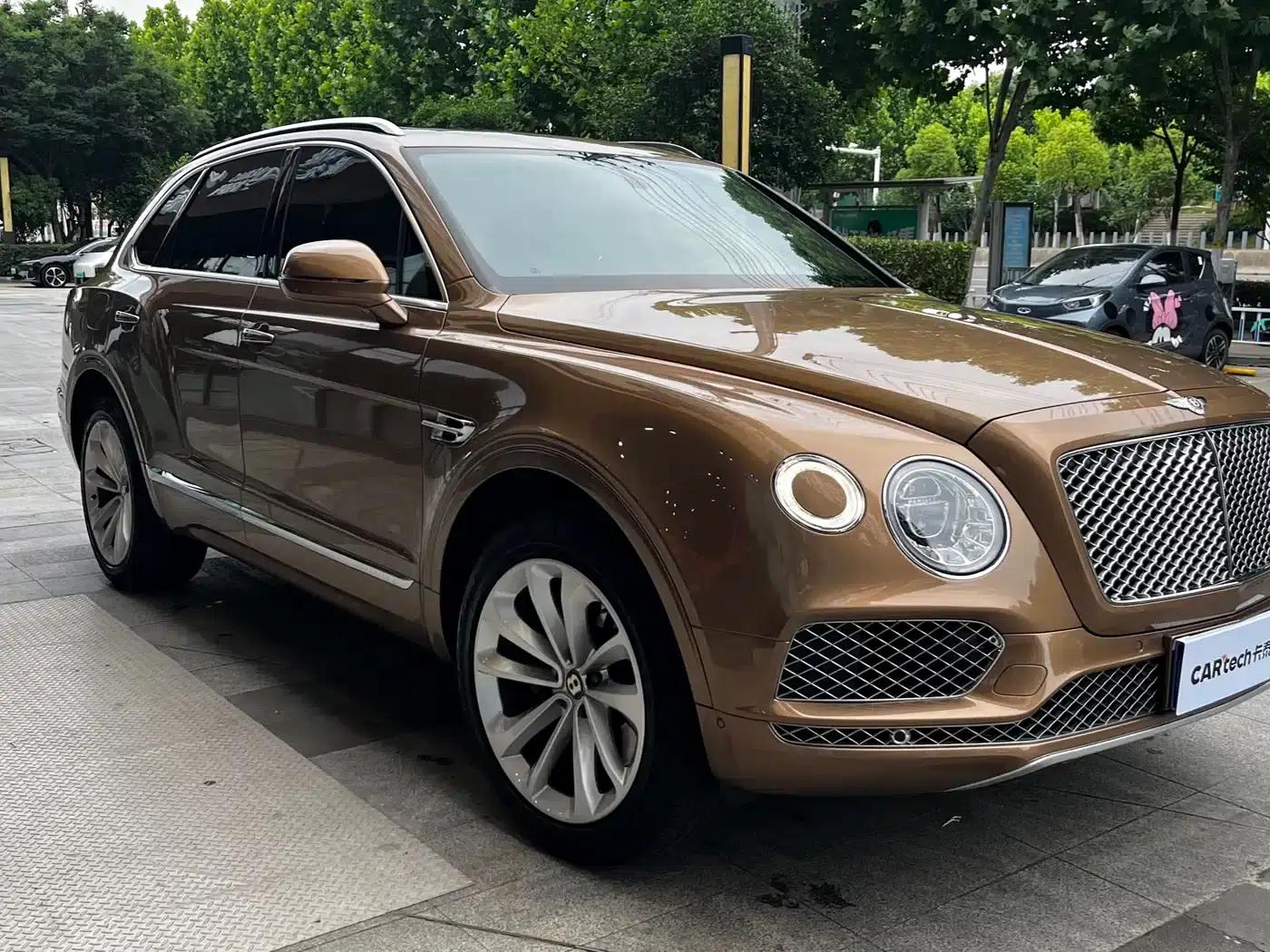 Bentayga 2018 4.0T V8 — миниатюра 2