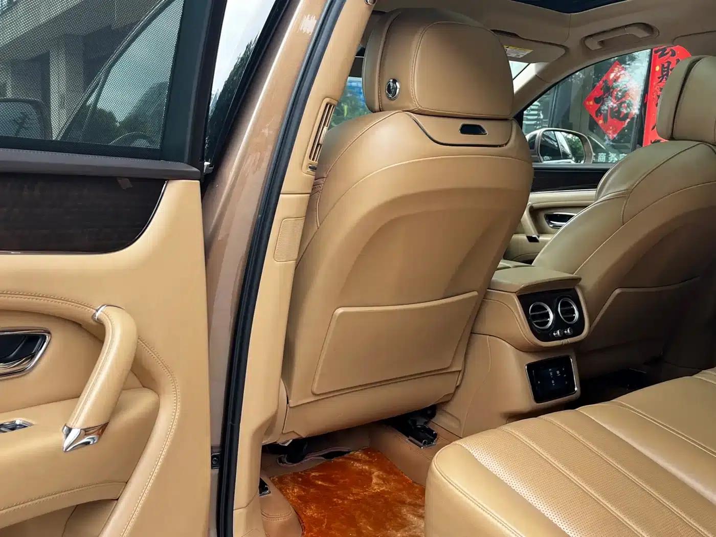 Bentayga 2018 4.0T V8 — миниатюра 12