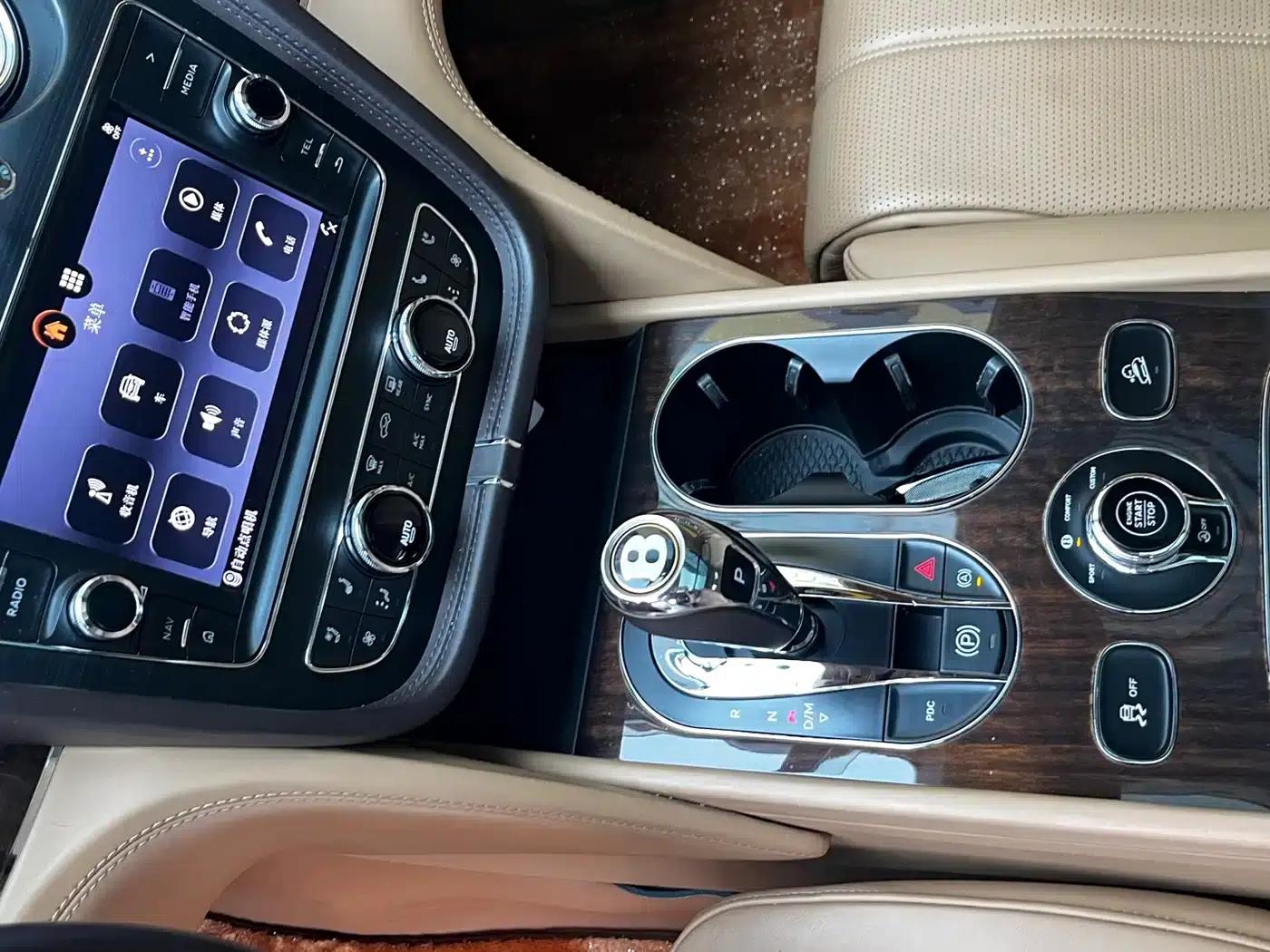 Bentayga 2018 4.0T V8 — миниатюра 8