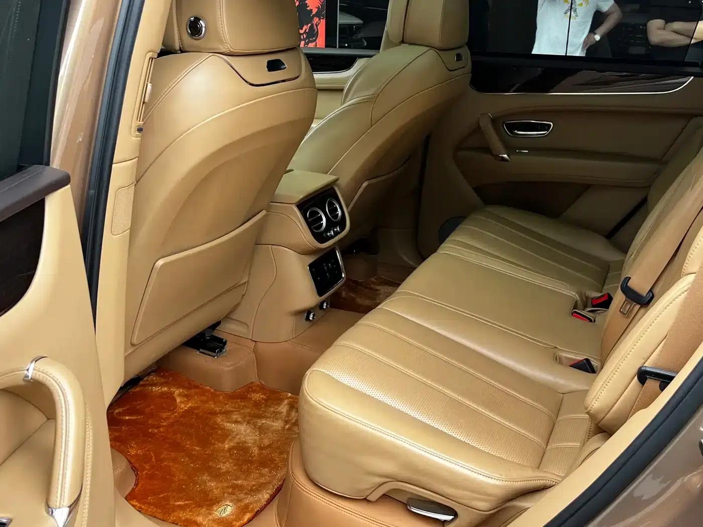 Bentayga 2018 4.0T V8 — миниатюра 10