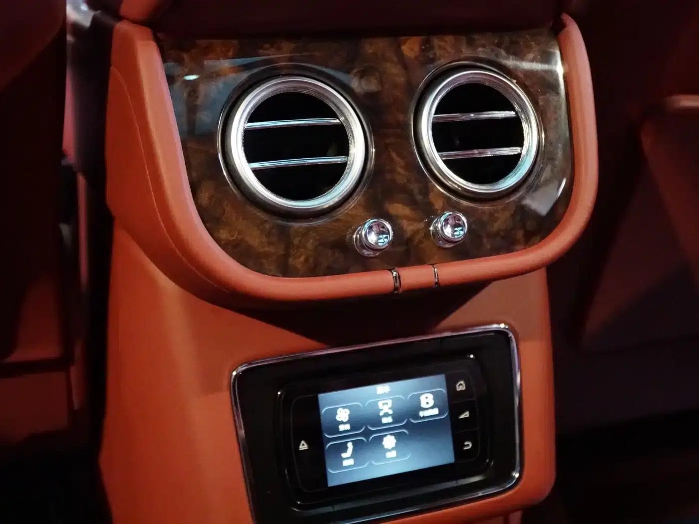 Bentayga 2017 6.0T Standard Edition — миниатюра 13