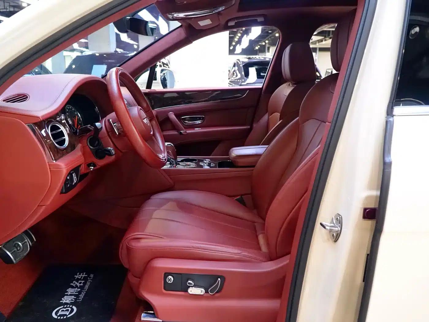 Bentayga 2017 6.0T Standard Edition — миниатюра 9