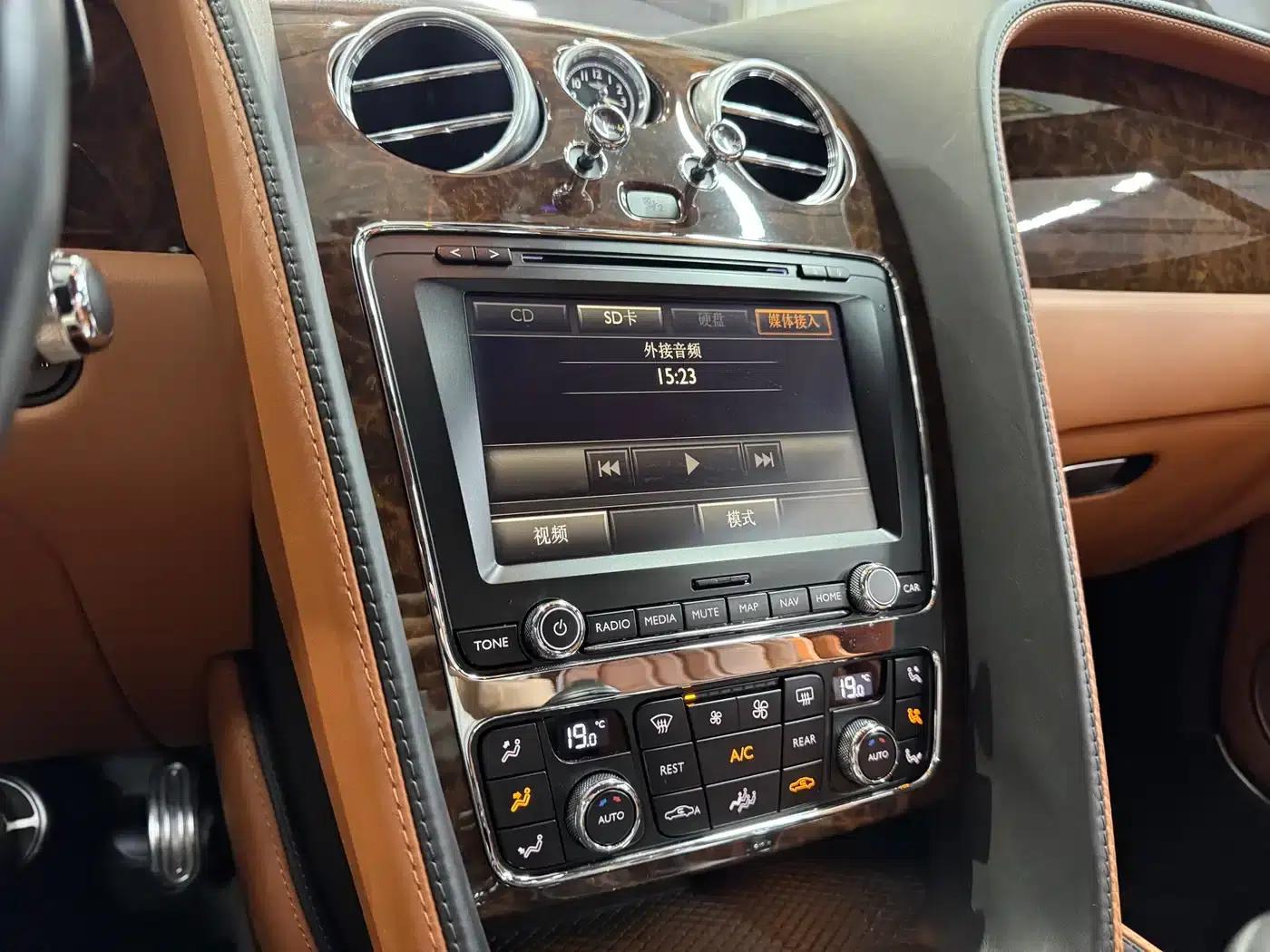 2012 Continental 6.0T GT W12 — миниатюра 14