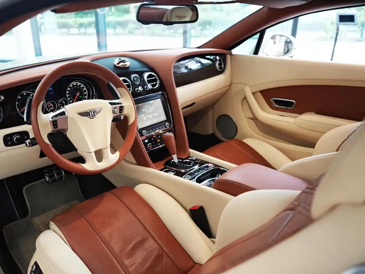 2017 Continental 4.0T GT V8 Standard Edition — миниатюра 5