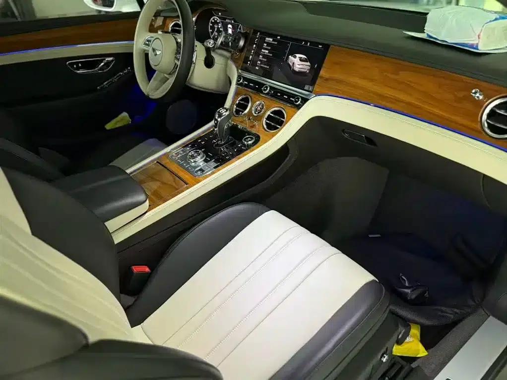 2020 Continental 4.0T GT V8 — миниатюра 10