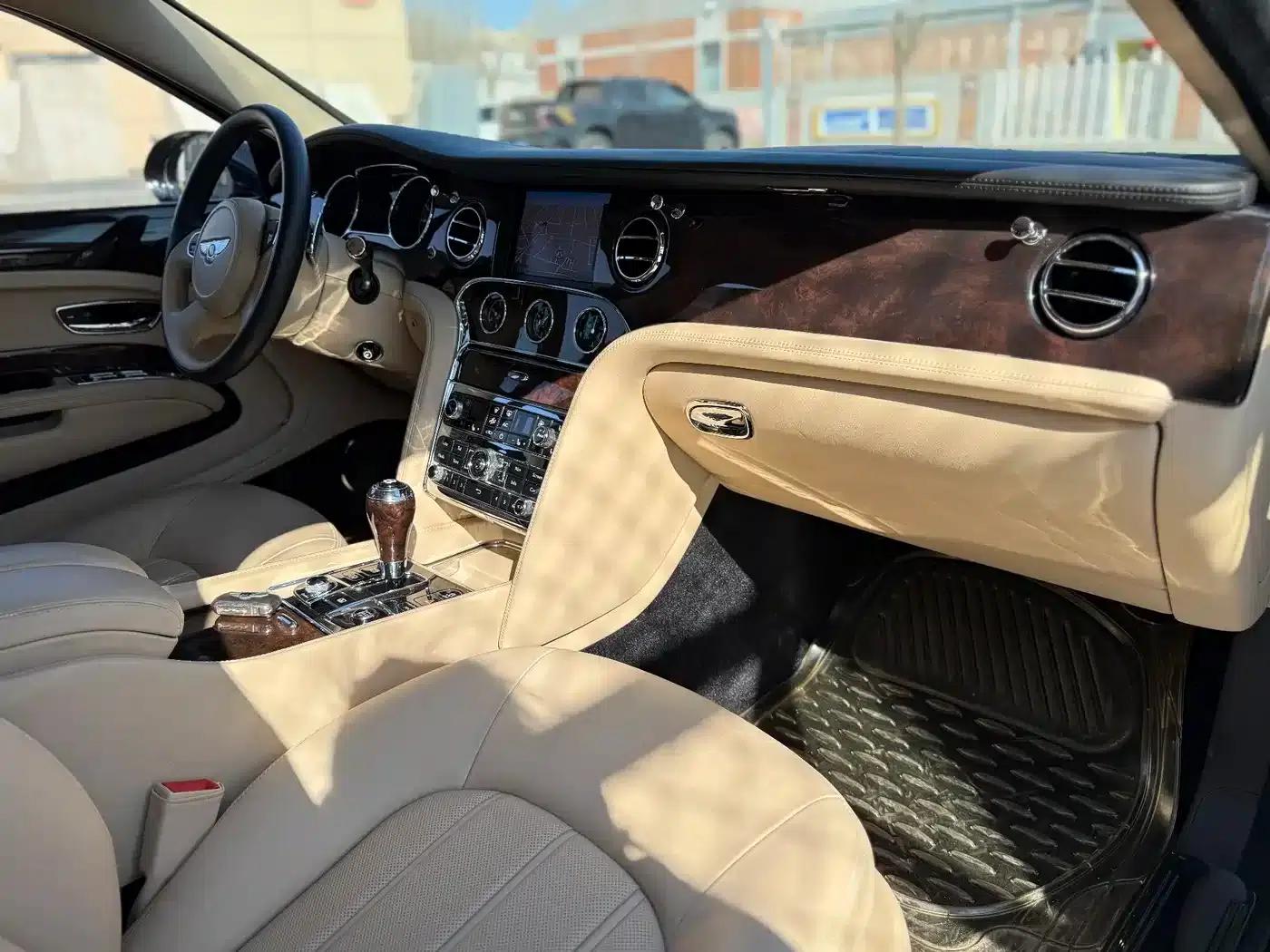 2013 Mulsanne 6.8T Mulliner Special Edition — миниатюра 21