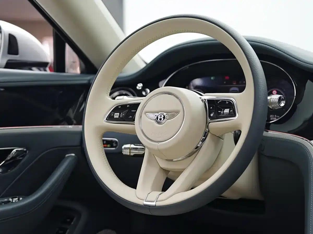 Flying Spur Plug-in Hybrid 2025 4.0T V8 Mulliner — миниатюра 13