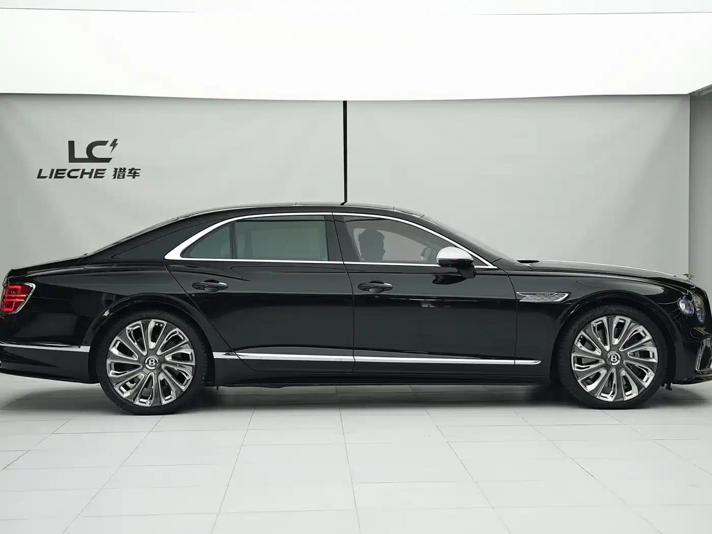Flying Spur Plug-in Hybrid 2025 4.0T V8 Mulliner — миниатюра 3