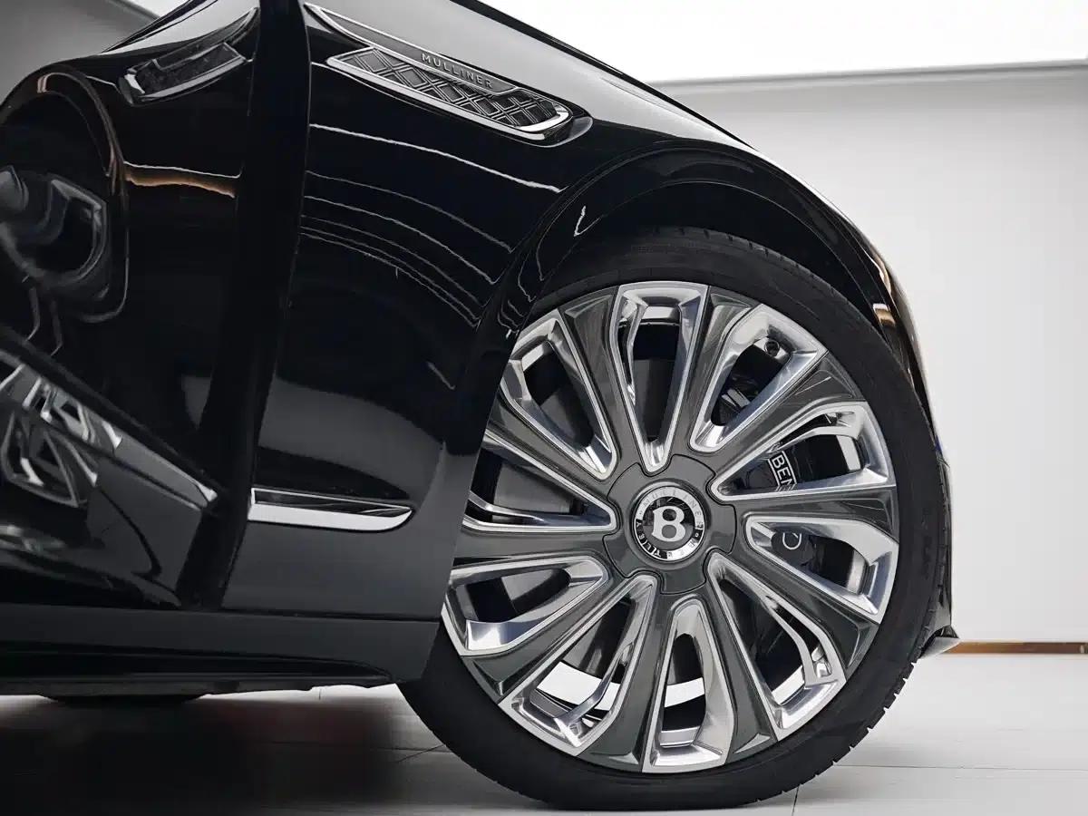 Flying Spur Plug-in Hybrid 2025 4.0T V8 Mulliner — миниатюра 4