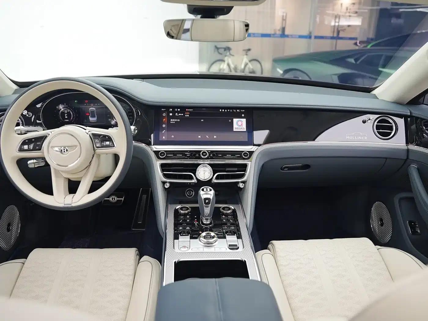 Flying Spur Plug-in Hybrid 2025 4.0T V8 Mulliner — миниатюра 7