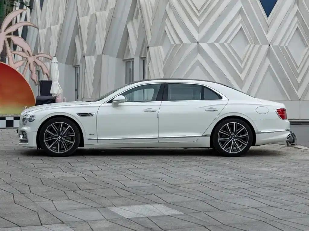 2022 Flying Spur Plug-in Hybrid 2.9T V6 — миниатюра 7