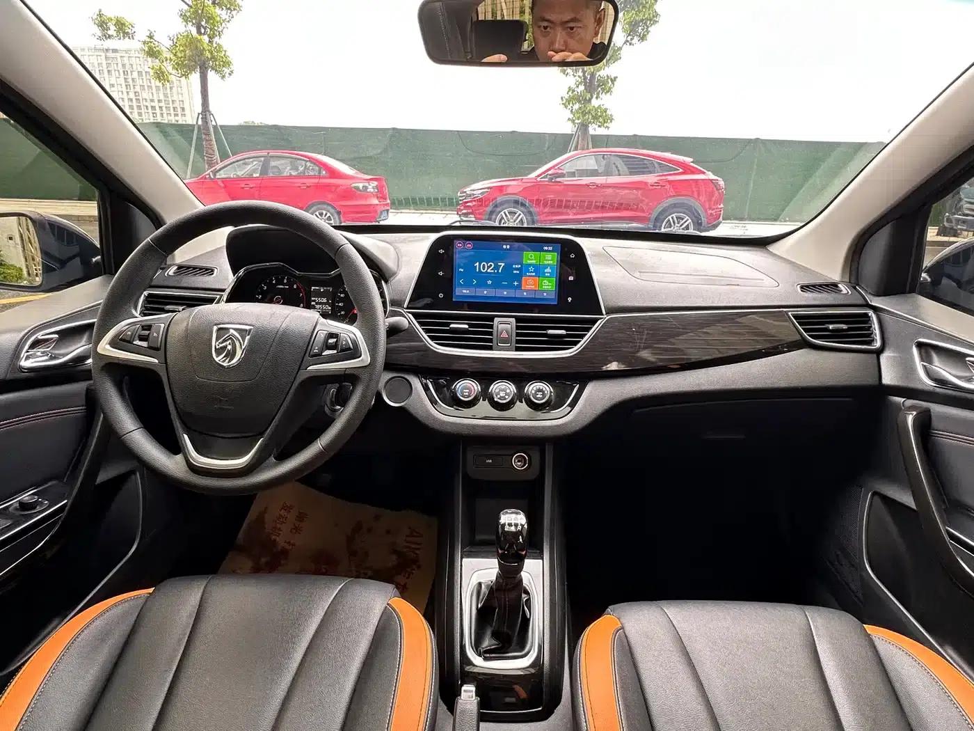Baojun 310 2016 1.2L Manual Deluxe Edition — миниатюра 12