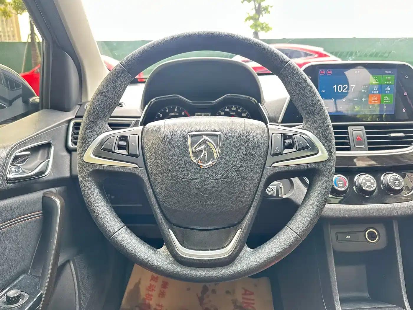 Baojun 310 2016 1.2L Manual Deluxe Edition — миниатюра 16