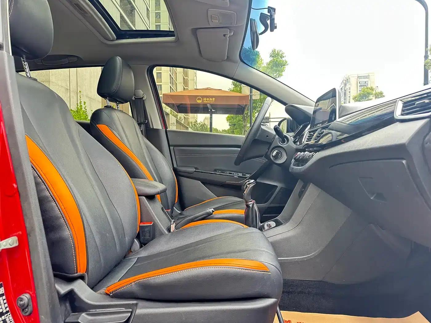 Baojun 310 2016 1.2L Manual Deluxe Edition — миниатюра 10