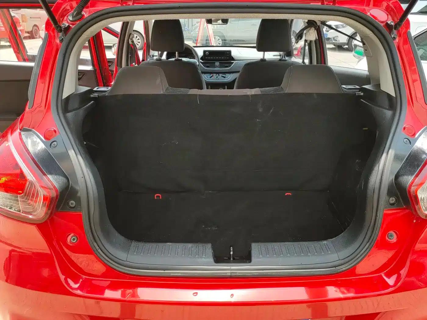 Baojun 310 2016 1.2L Manual Comfort Model — миниатюра 9