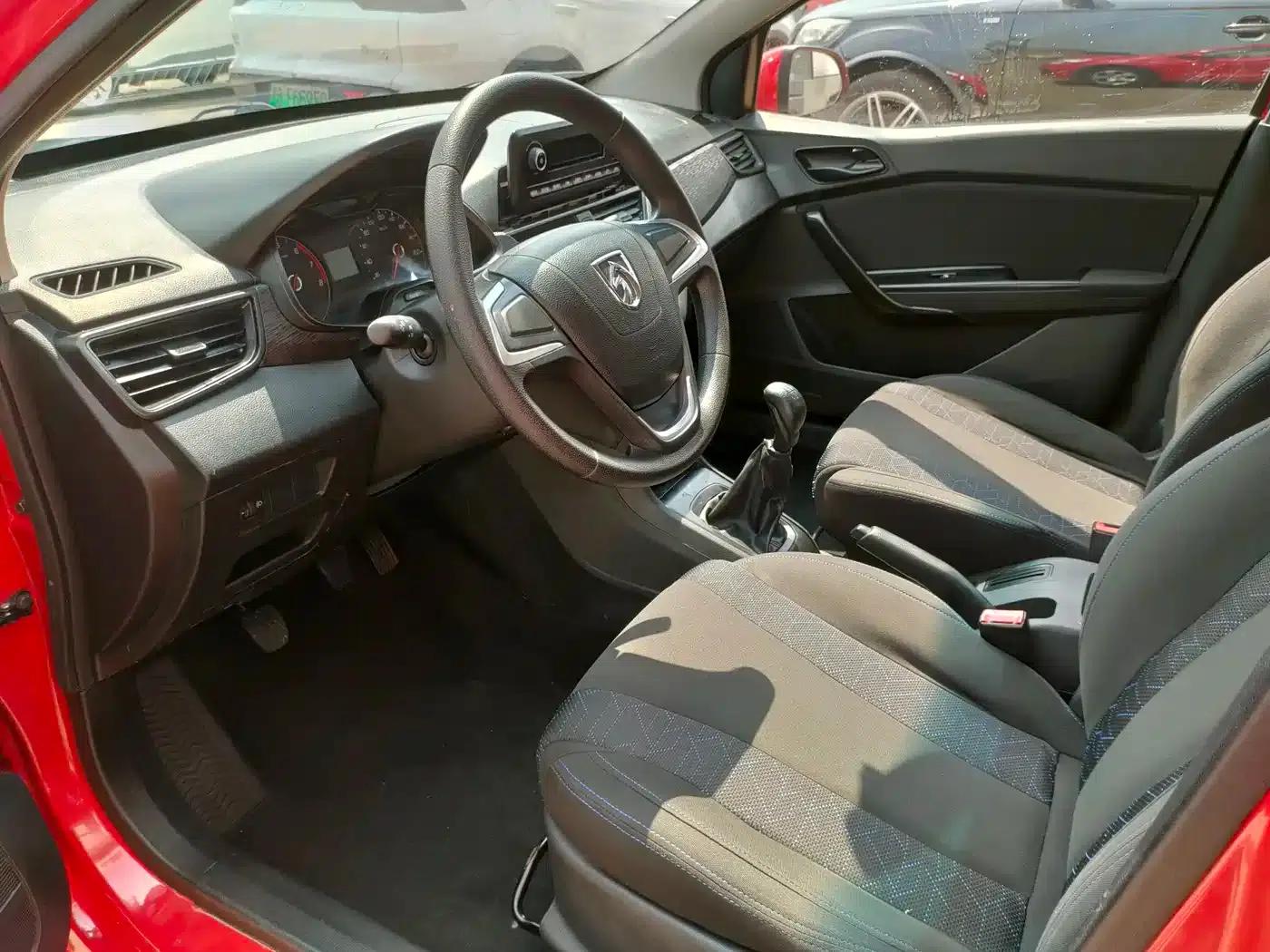 Baojun 310 2016 1.2L Manual Comfort Model — миниатюра 10