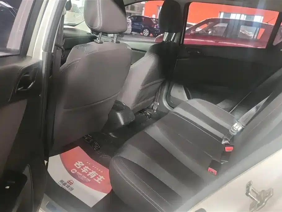 Baojun 310 2016 1.2L Manual Comfort Model — миниатюра 11