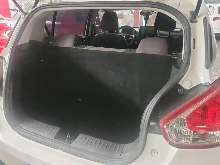 Baojun 310 2016 1.2L Manual Comfort Model — миниатюра 4