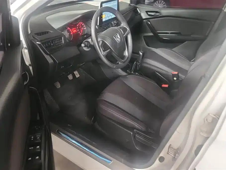 Baojun 310 2016 1.2L Manual Comfort Model — миниатюра 9