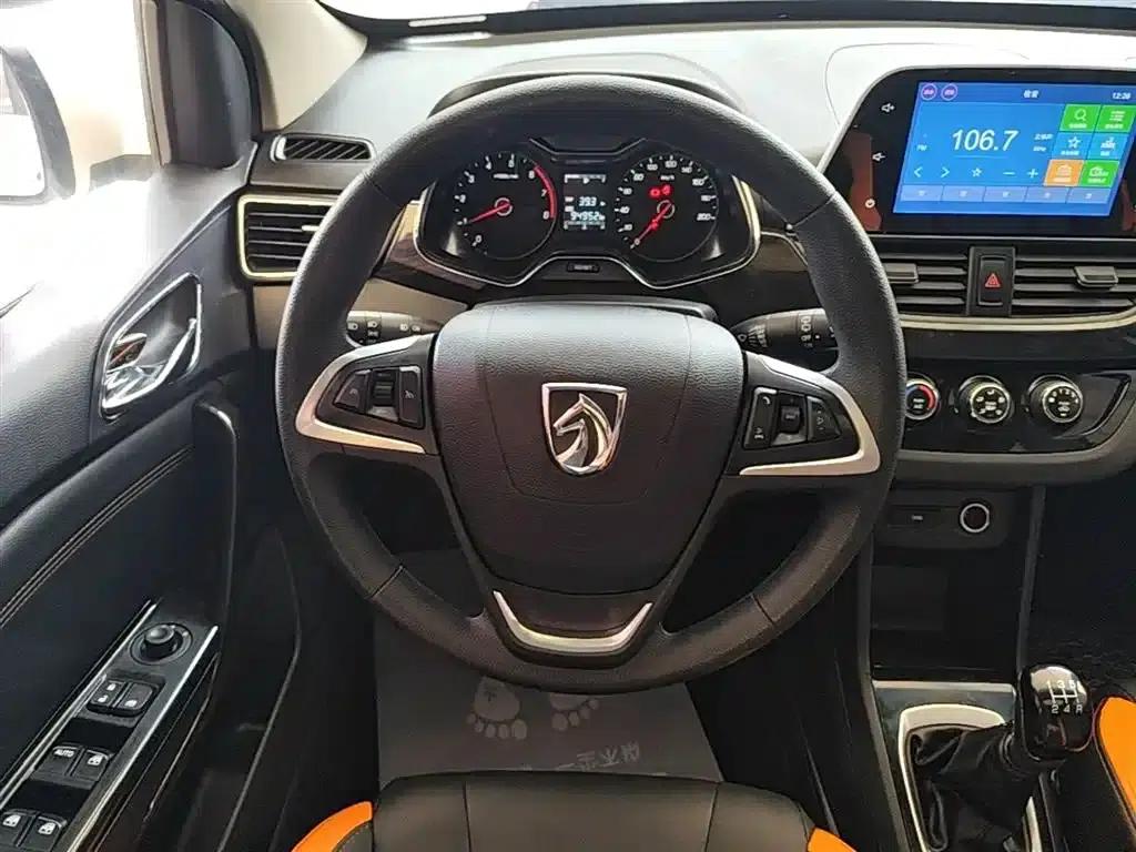 Baojun 310 2016 1.2L Manual Deluxe Edition — миниатюра 11