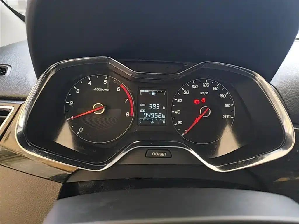 Baojun 310 2016 1.2L Manual Deluxe Edition — миниатюра 12
