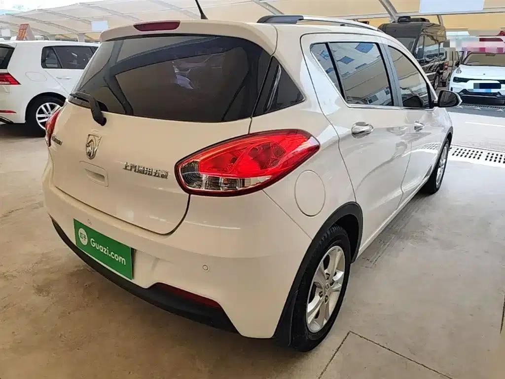 Baojun 310 2016 1.2L Manual Deluxe Edition — миниатюра 7