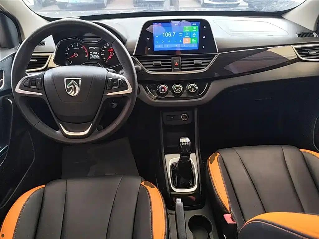 Baojun 310 2016 1.2L Manual Deluxe Edition — миниатюра 10