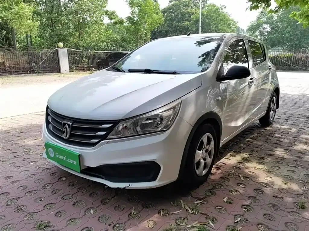 Baojun 310 2016 1.2L Manual Value Edition — миниатюра 1