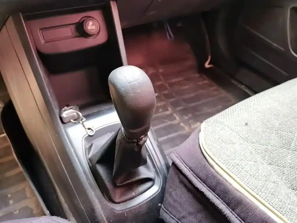 Baojun 310 2016 1.2L Manual Value Edition — миниатюра 14