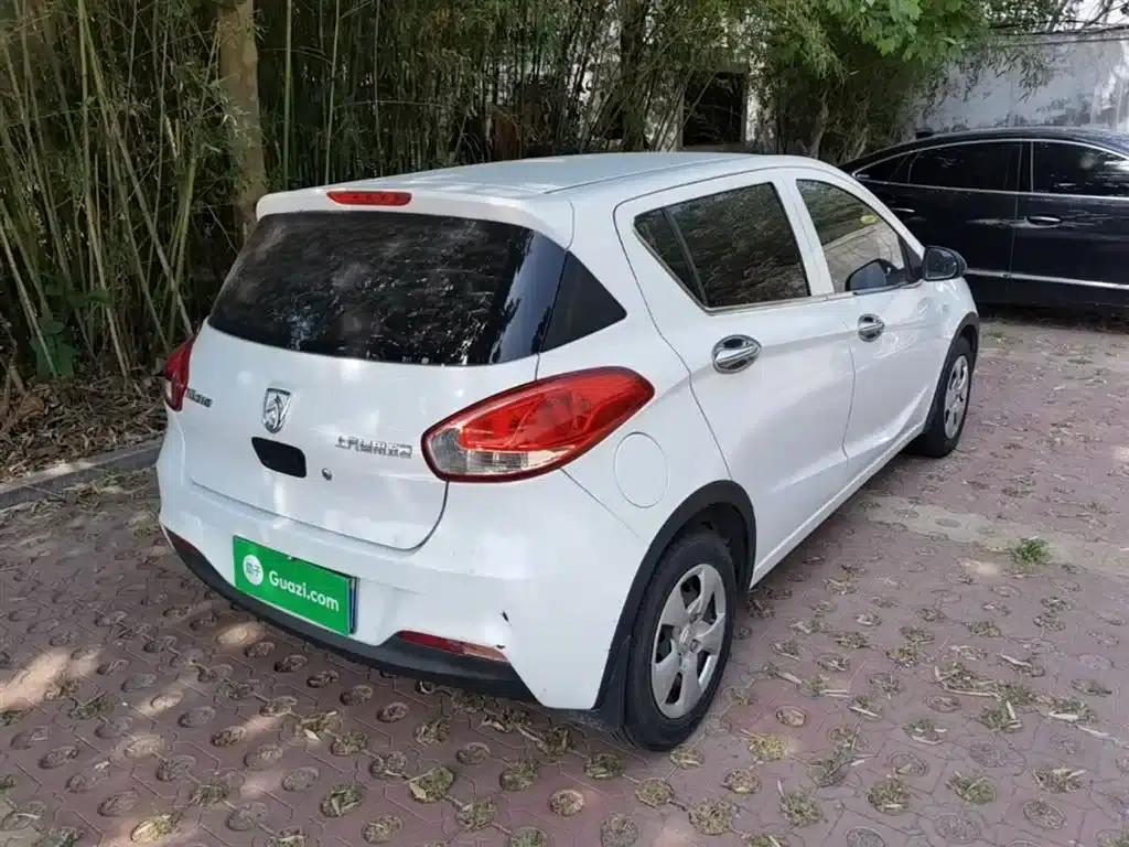 Baojun 310 2016 1.2L Manual Value Edition — миниатюра 7