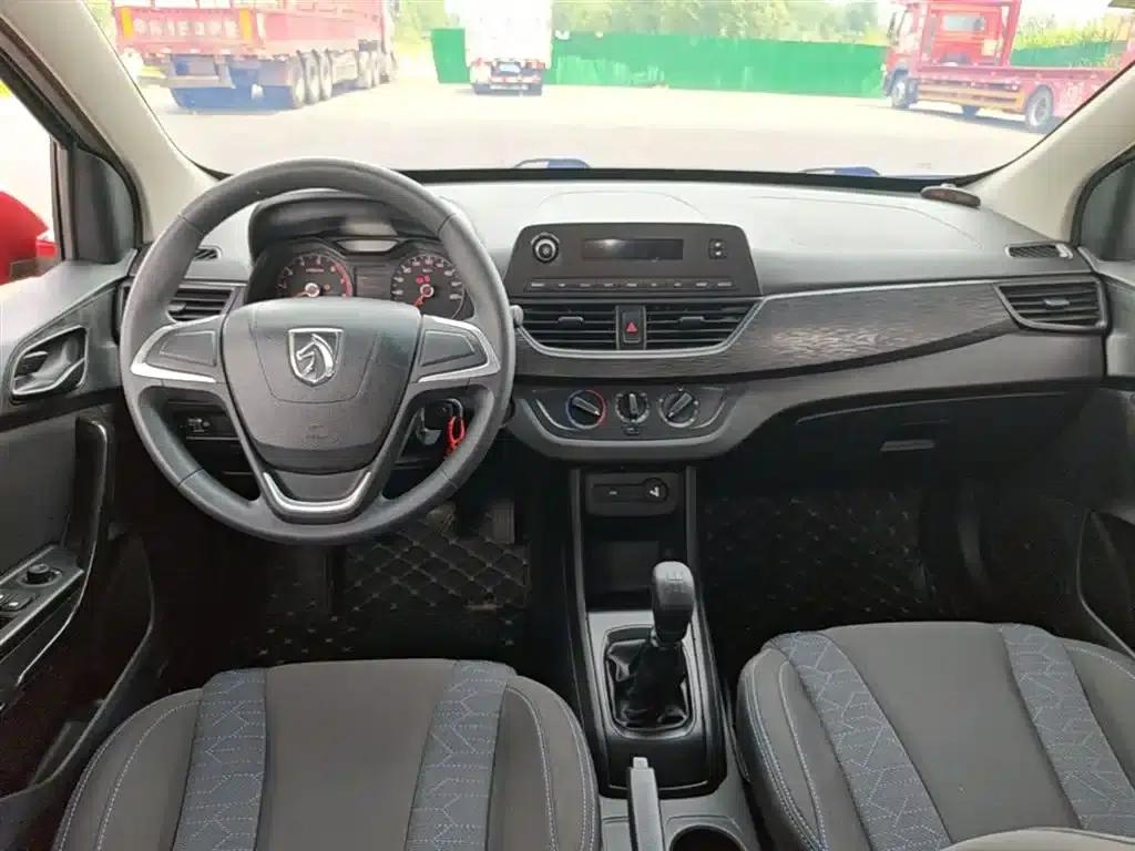 Baojun 310 2020 1.2L Manual Comfort Model — миниатюра 6