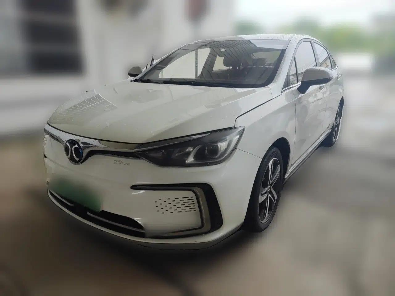 BAIC Beijing EU5 2018 R500 Smart Wind Edition — миниатюра 1