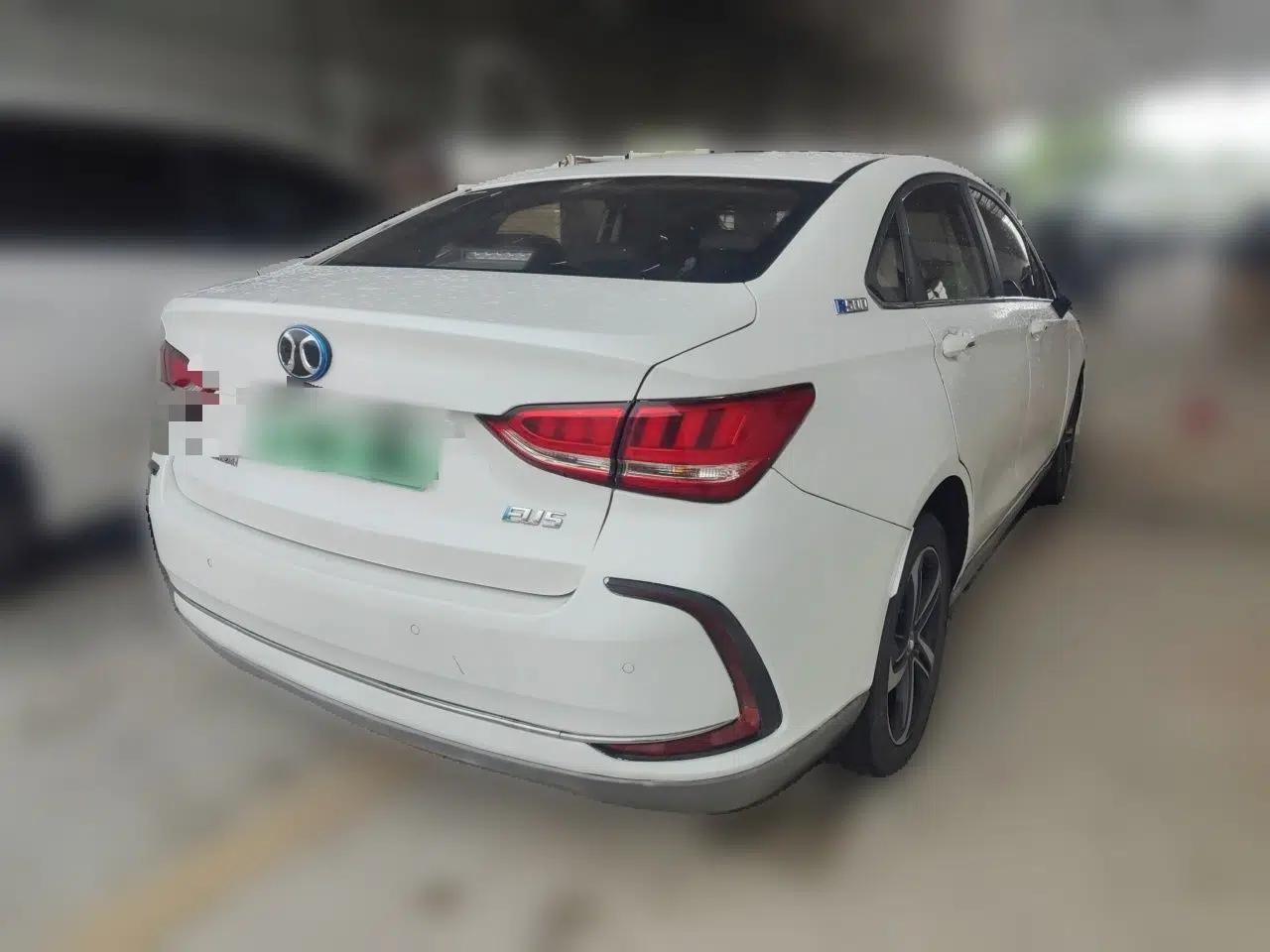 BAIC Beijing EU5 2018 R500 Smart Wind Edition — миниатюра 6