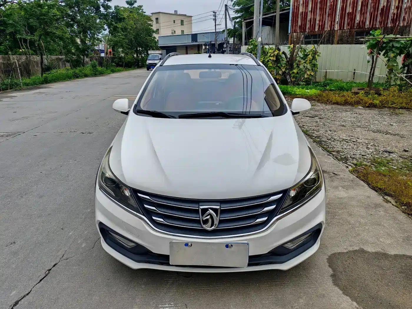 Baojun 310W 2017 1.5L Manual Comfort Model (National V Emission Standard) — миниатюра 3